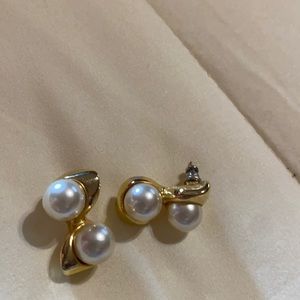 Double pearl earrings